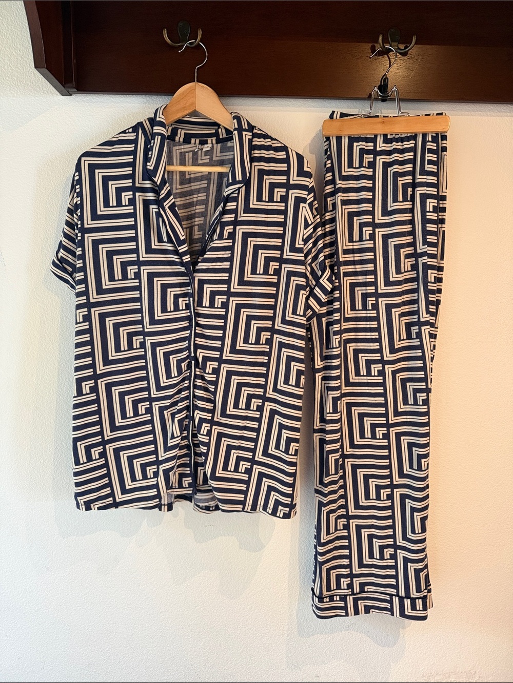 Nordstrom Tencel Modal Super Soft Short Sleeve Pajama Set,Navy & Cream Geo Print